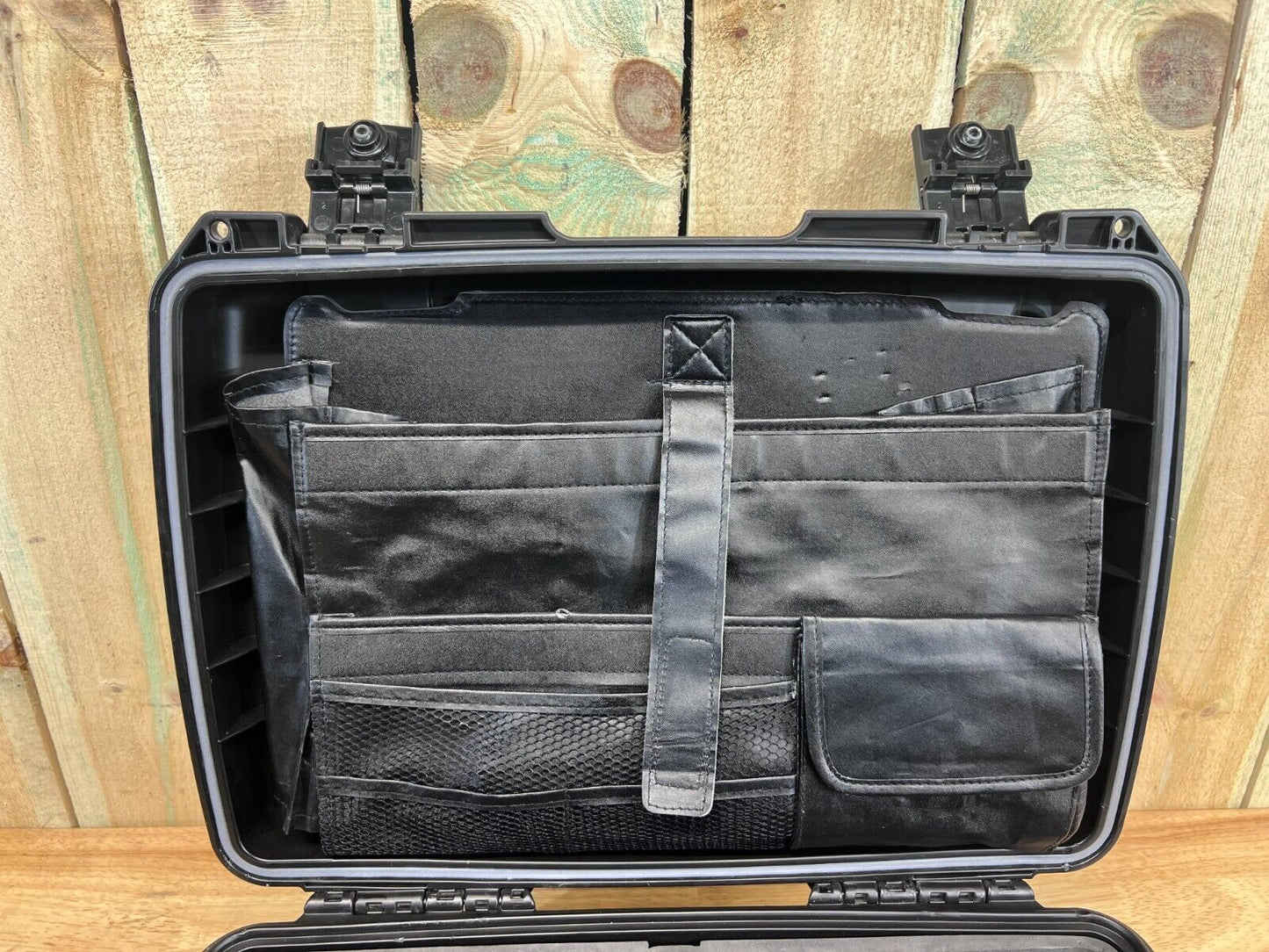 Pelican iM2370 Storm Case Waterproof Handheld Great Condition AB Laptop