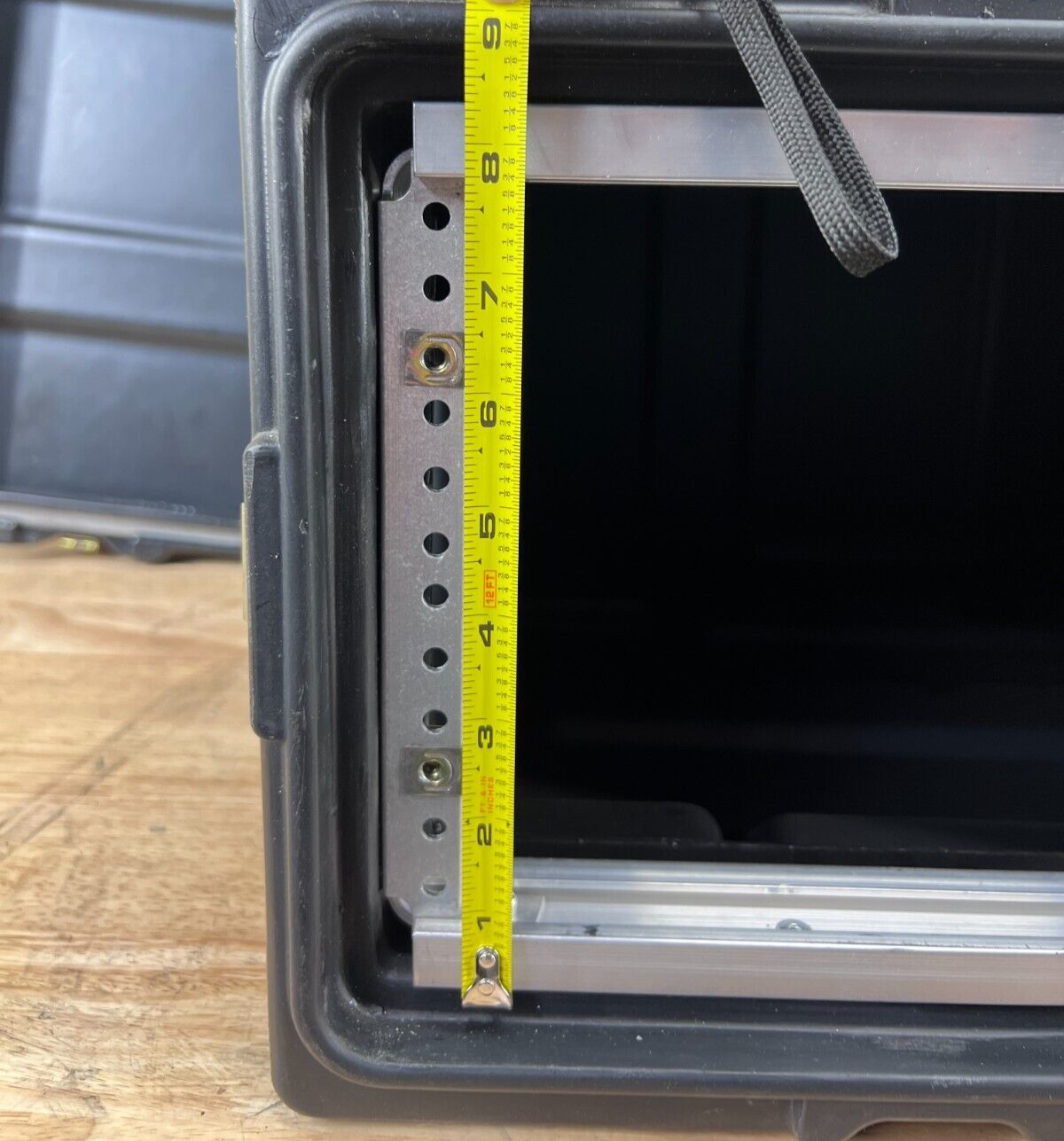 Pelican Hardigg Server Rack Rackmount 4U 19" Waterproof Storage Case W/ Rack