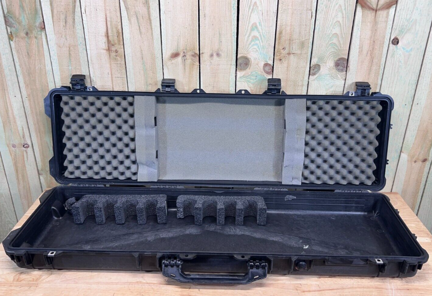 Pelican 1750 Protector Long Rifle Case Black Rolling Good Condition AB Free Ship