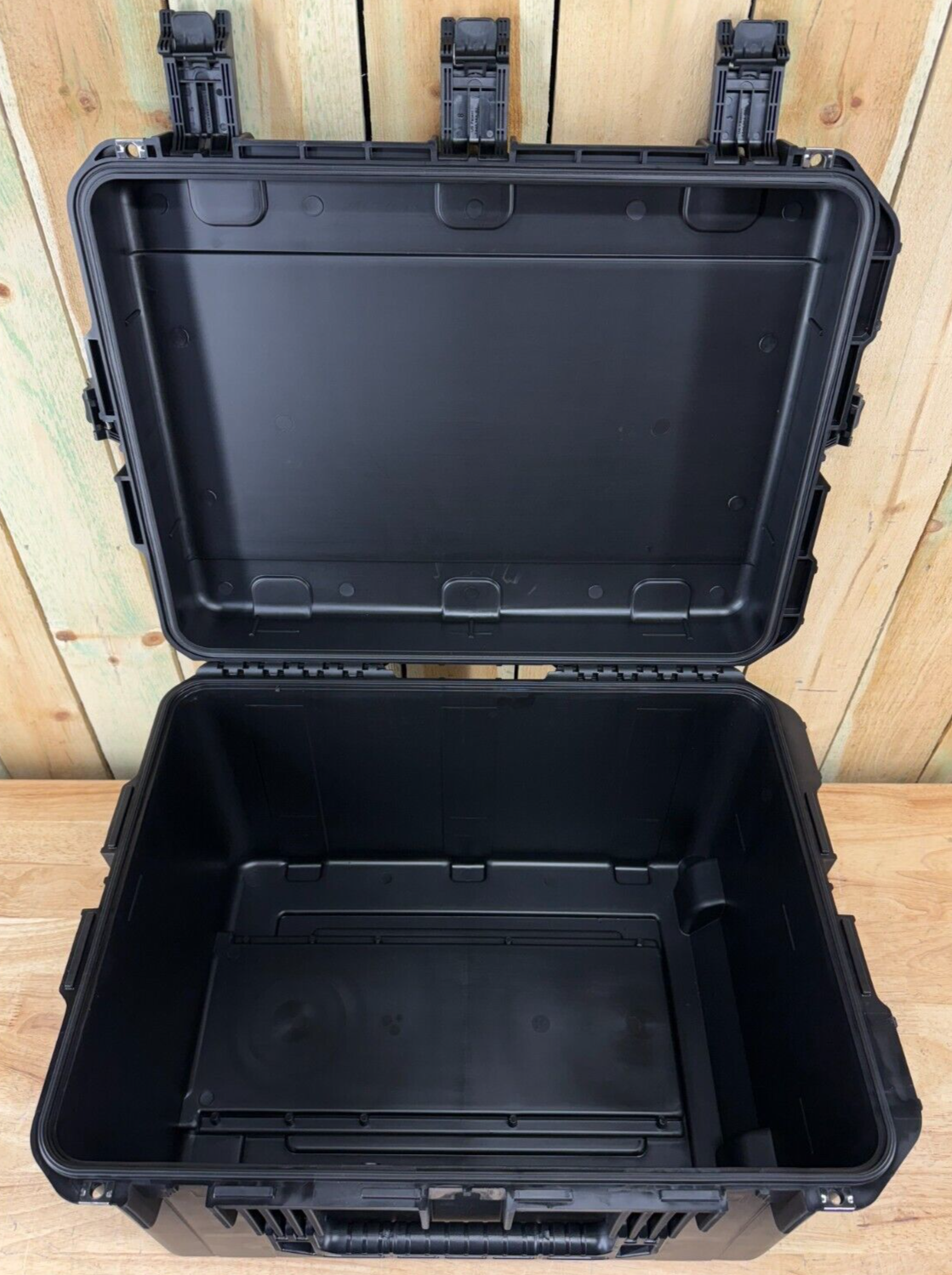 SKB iSeries 2317-14 iSeries Waterproof Storage Case Brand New Rolling Music Case