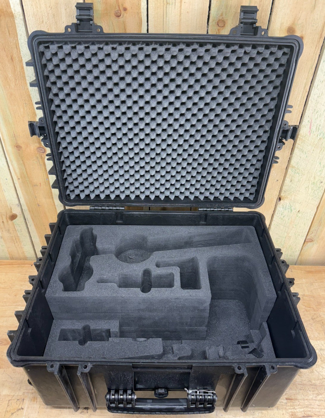 Explorer 5833 Transport Large Rolling Case Black Good Condition A/B