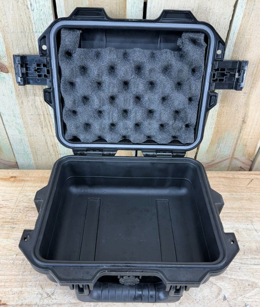 Pelican iM2050 Storm Case Waterproof Handheld Great Condition AB Free Ship