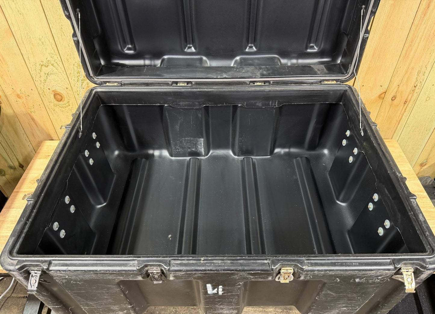 Hardigg Pelican 37x27x19 Military Surplus Black Footlocker Case