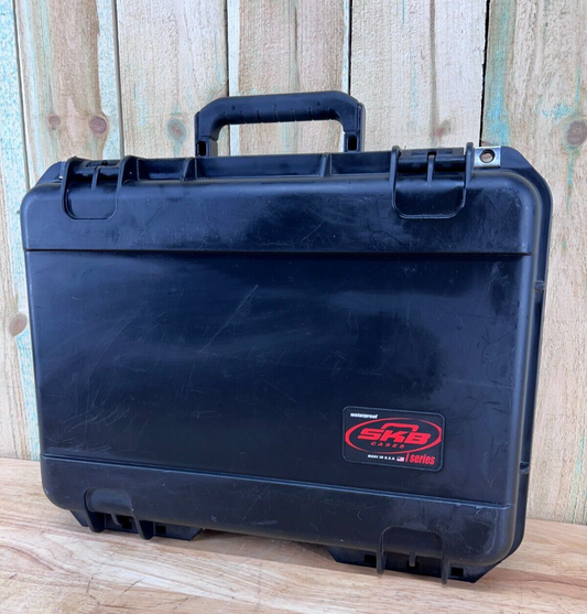 SKB 3I-1813-7B-E Waterproof Storage Case Black Good Condition A/B