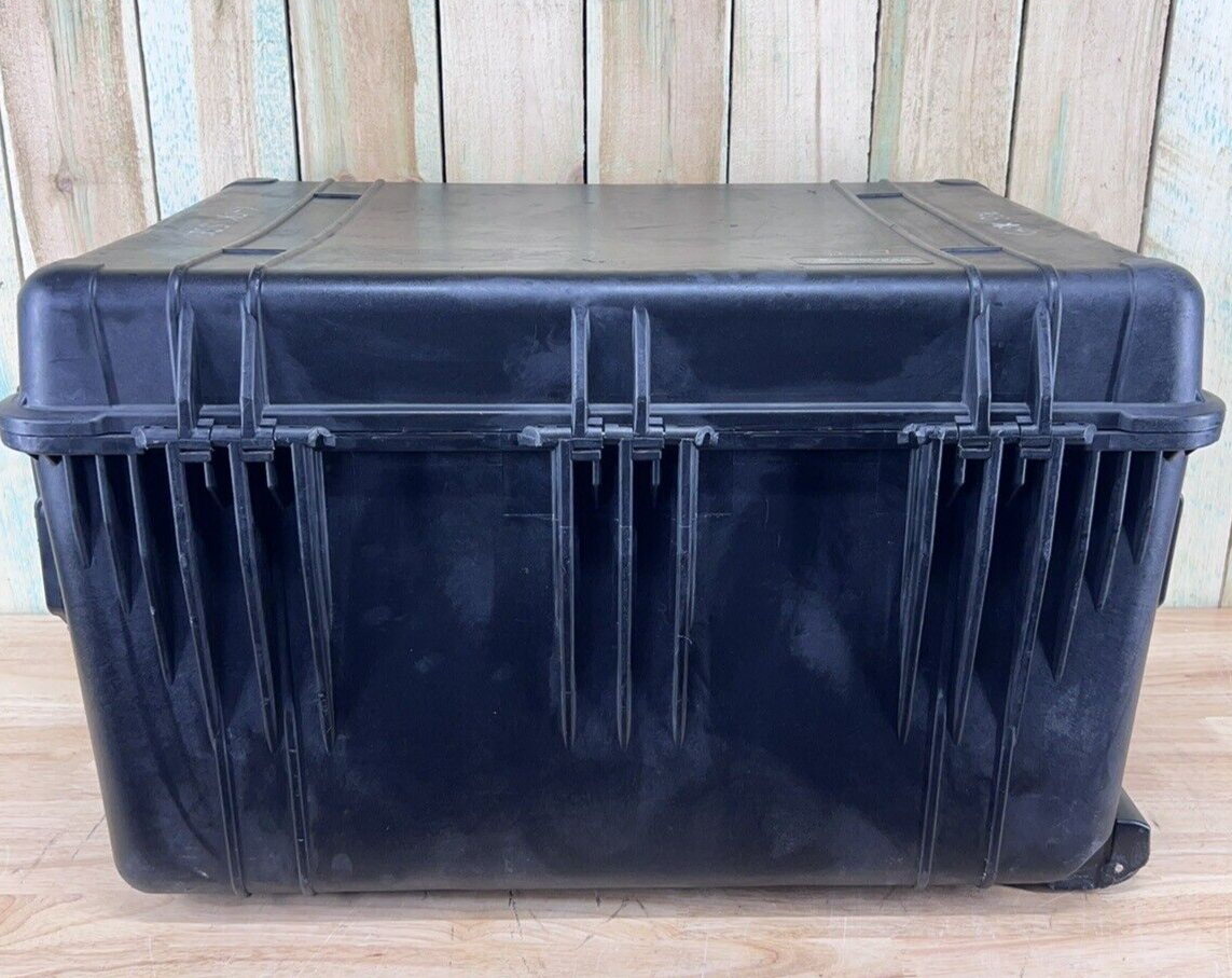 Pelican 1660 Protector Case Black Rolling Waterproof Good Condition AB Free Ship