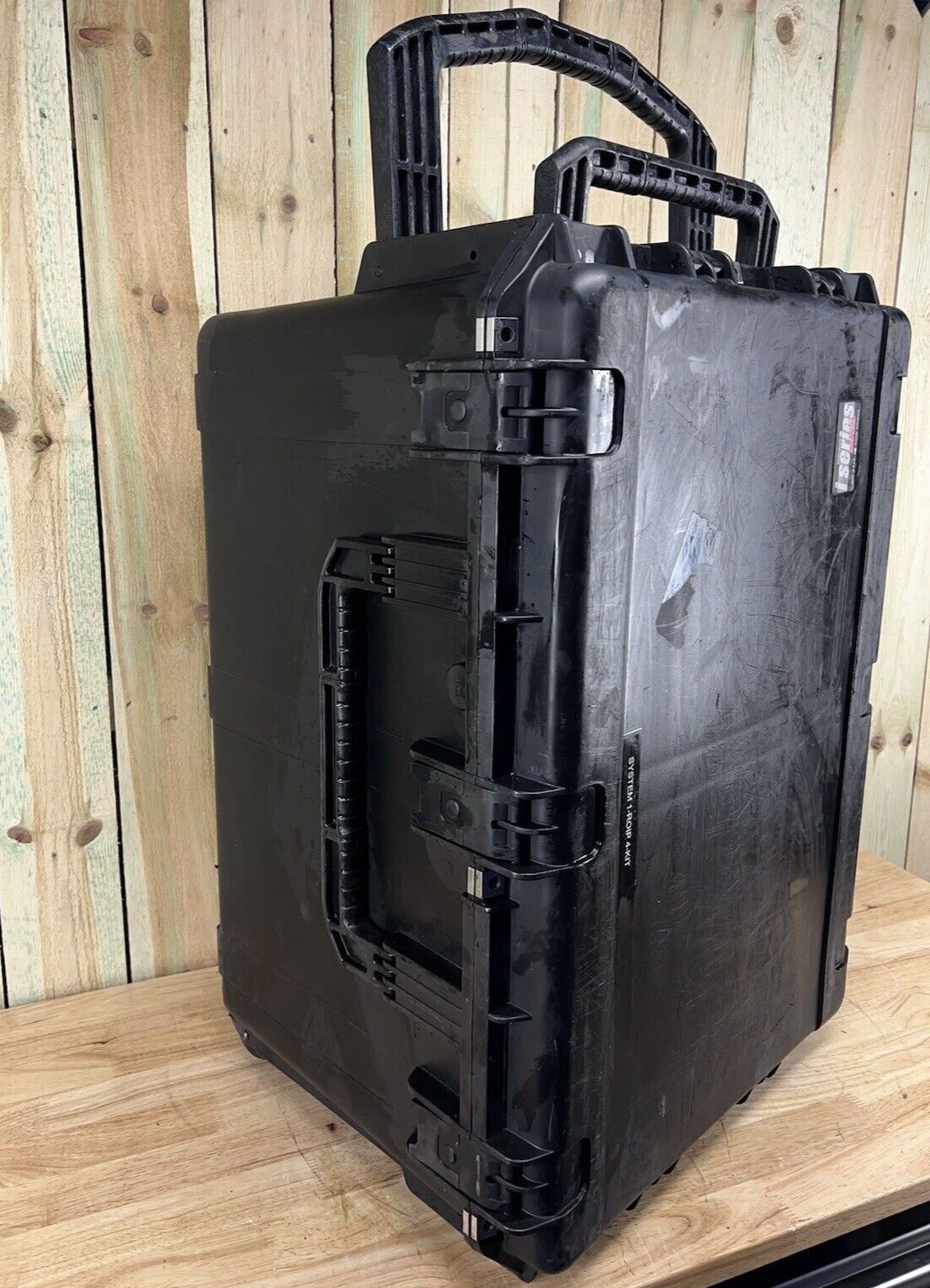 SKB iSeries 3021-8 Black Waterproof Storage Case Good Condition AB Free Ship