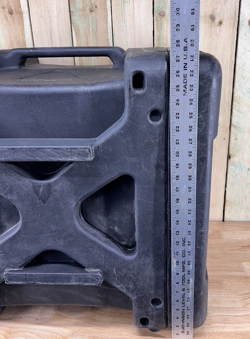 SKB 1SKB-R908U20 20” Deep rSeries Shock Rack Case Refurbished