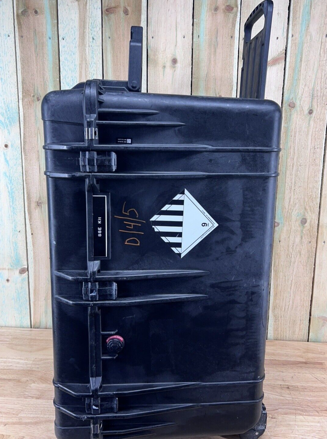 Pelican 1660 Protector Case Black Rolling Waterproof Good Condition AB Free Ship