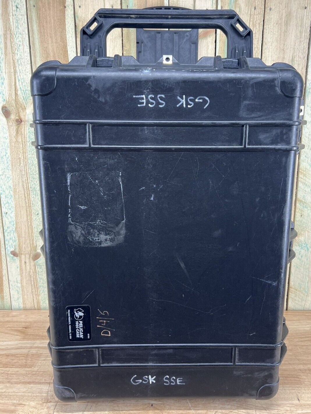 Pelican 1660 Protector Case Black Rolling Waterproof Good Condition AB Free Ship