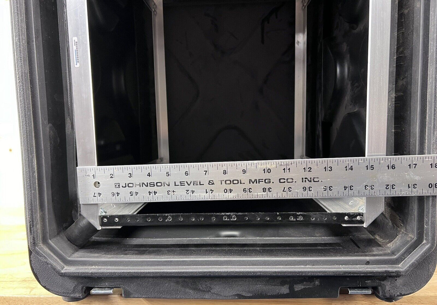 SKB 1SKB-R908U20 20” Deep rSeries Shock Rack Case Refurbished