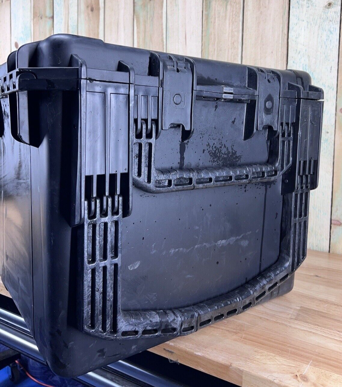 SKB iSeries 3021-8 Black Waterproof Storage Case Good Condition AB Free Ship