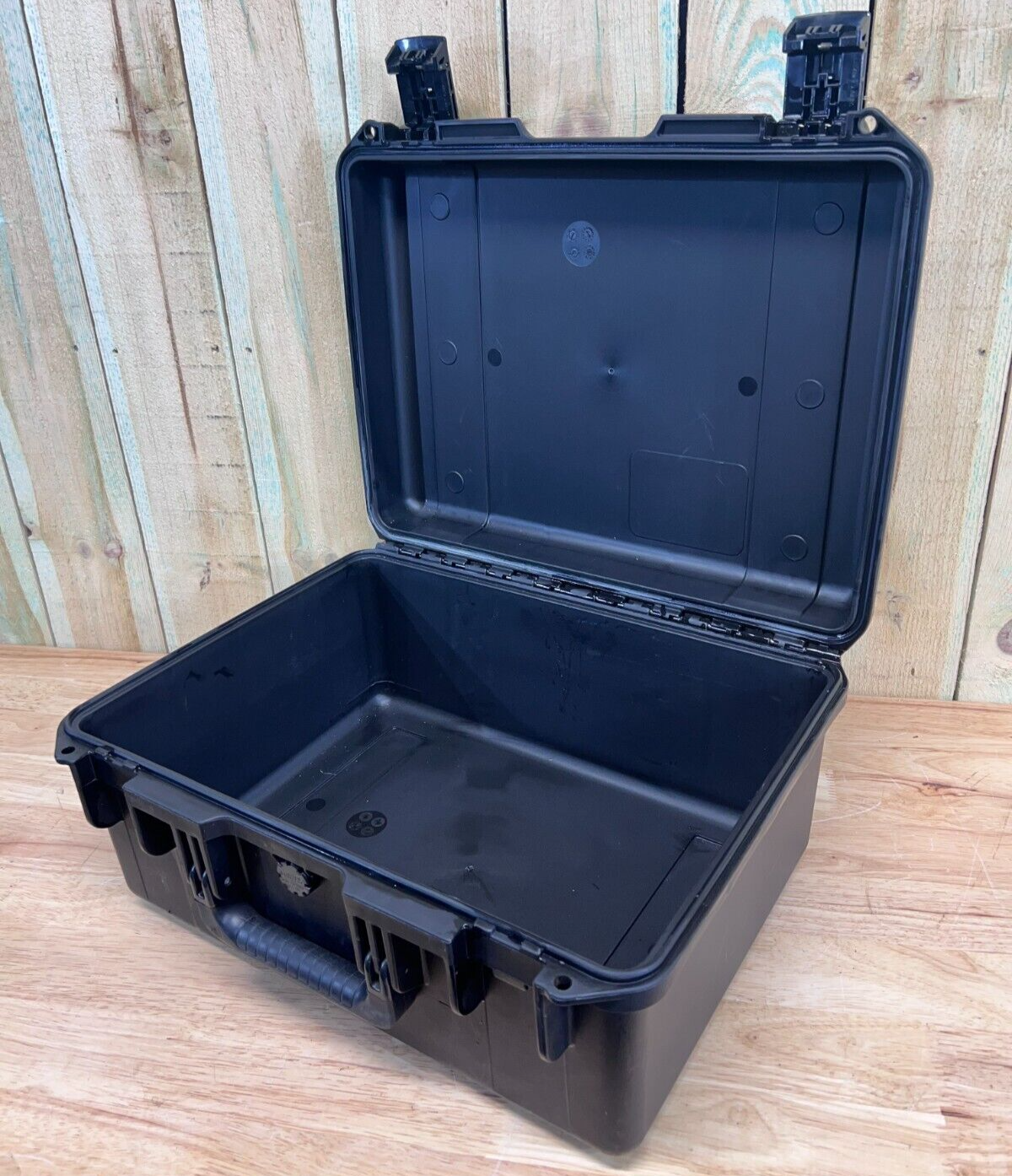 Pelican iM2450 Storm Case Waterproof Handheld Great Condition AB