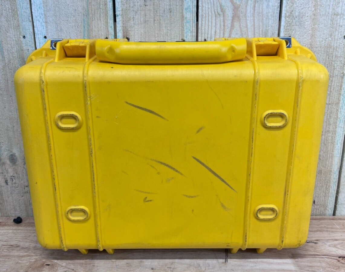 Pelican 1500 Protector Case Handheld Waterproof Yellow Grade AB