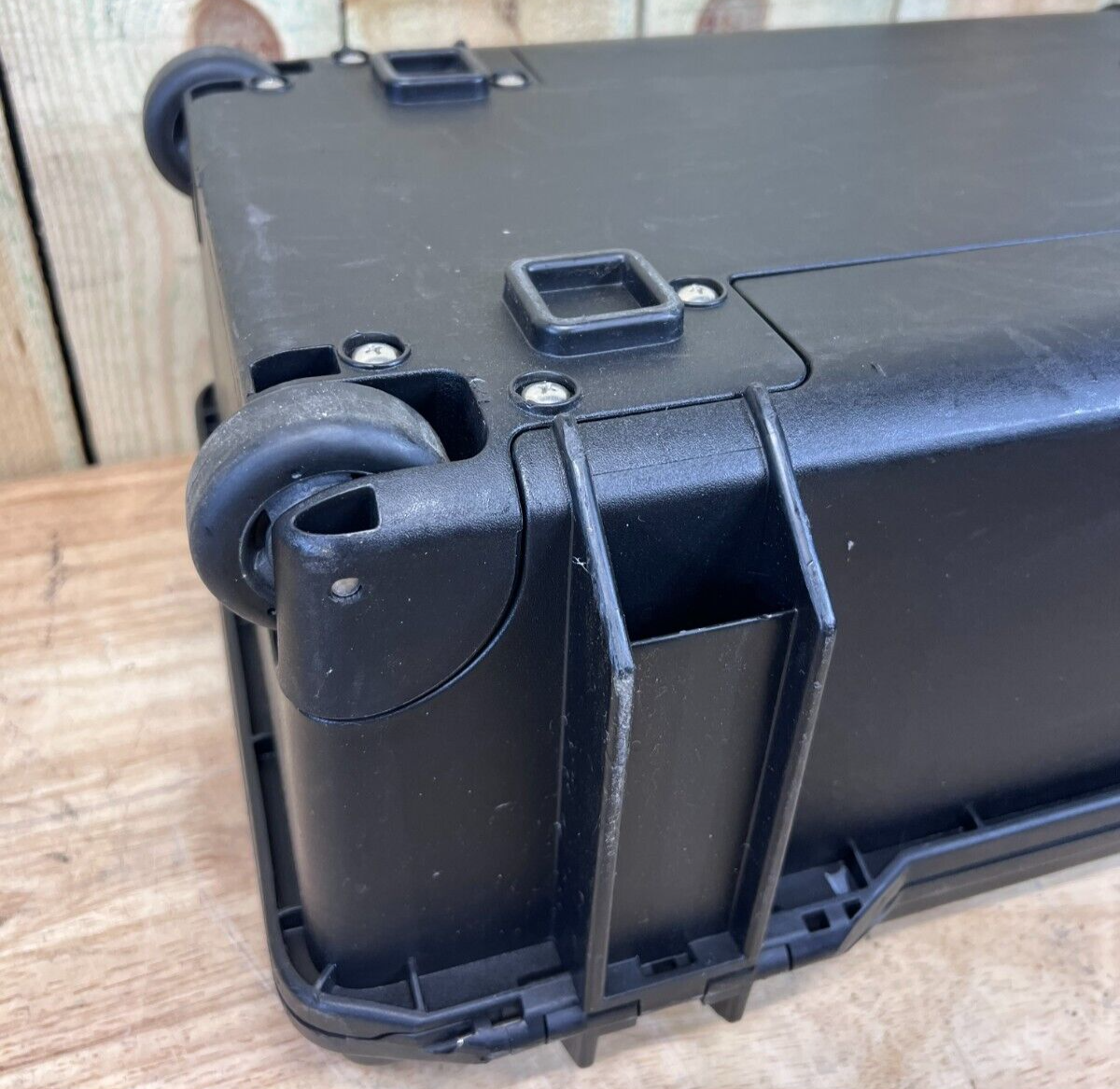 Pelican Air 1535 Rolling Carry on W/ TrekPack Foam Divider Set Black A/B