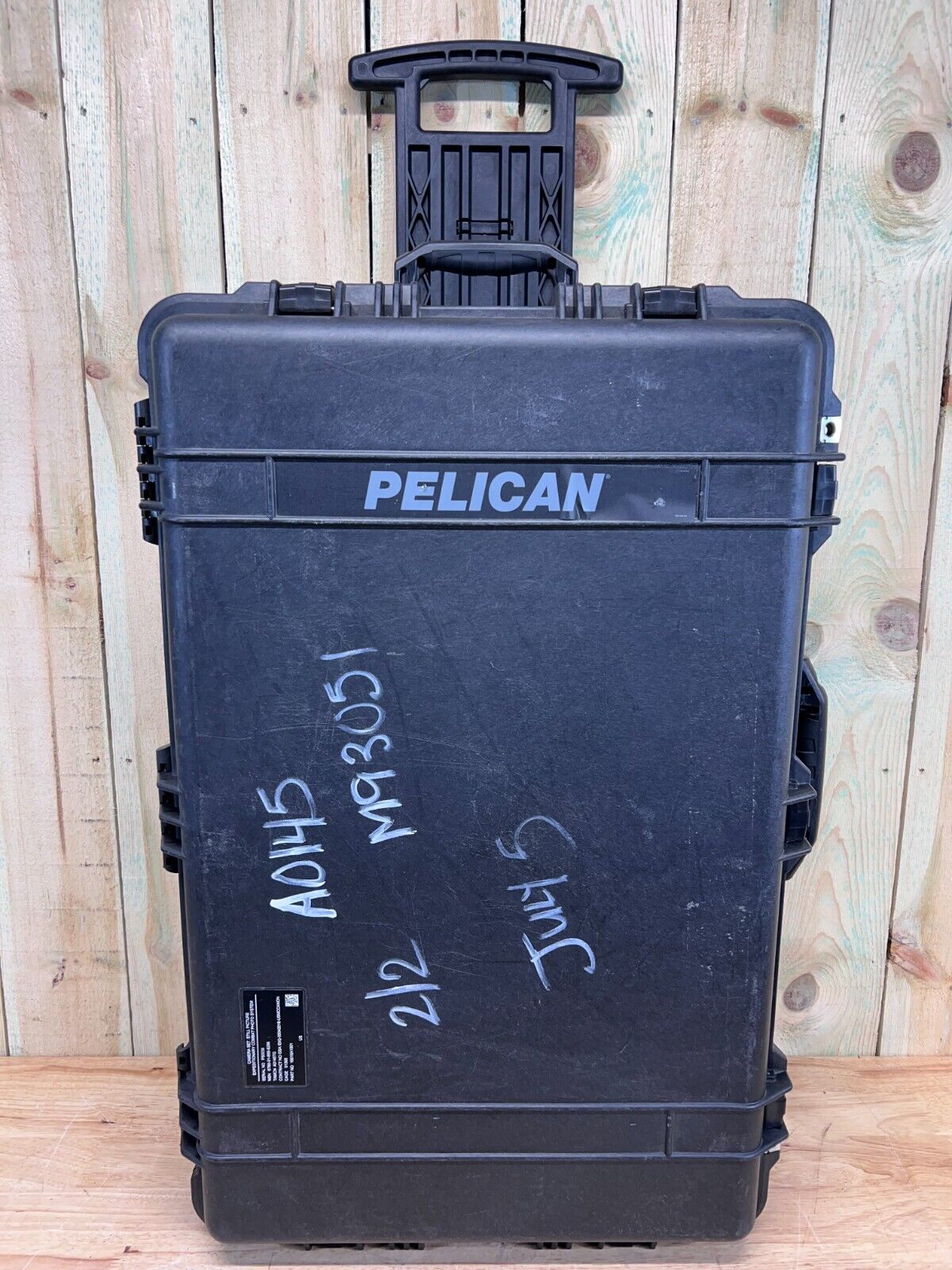 Pelican 1650 Protector Black Rolling Waterproof Case Good Condition AB