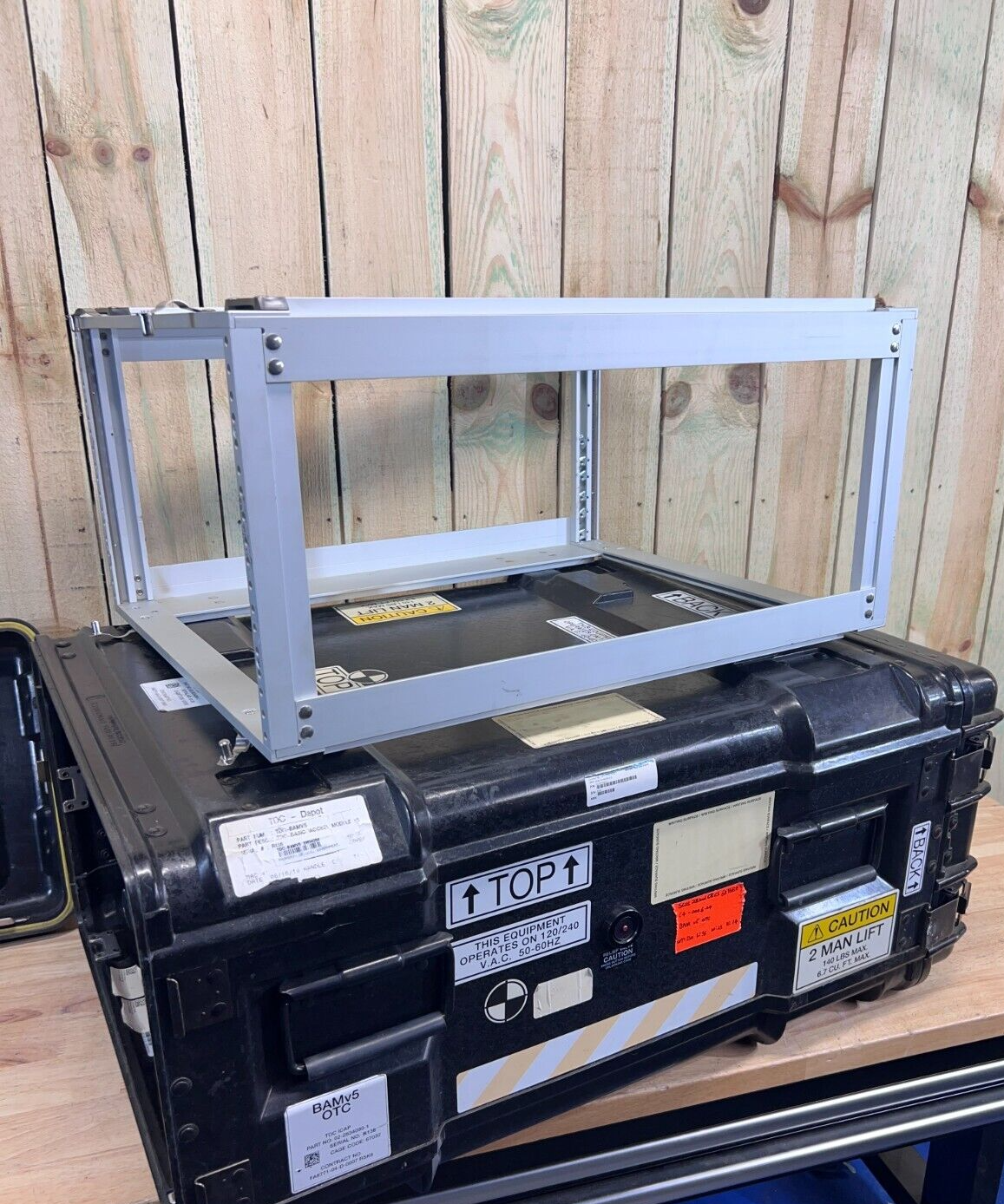 Pelican Hardigg Server Rack Rackmount 6U 19" Waterproof Storage Case W/ Rack