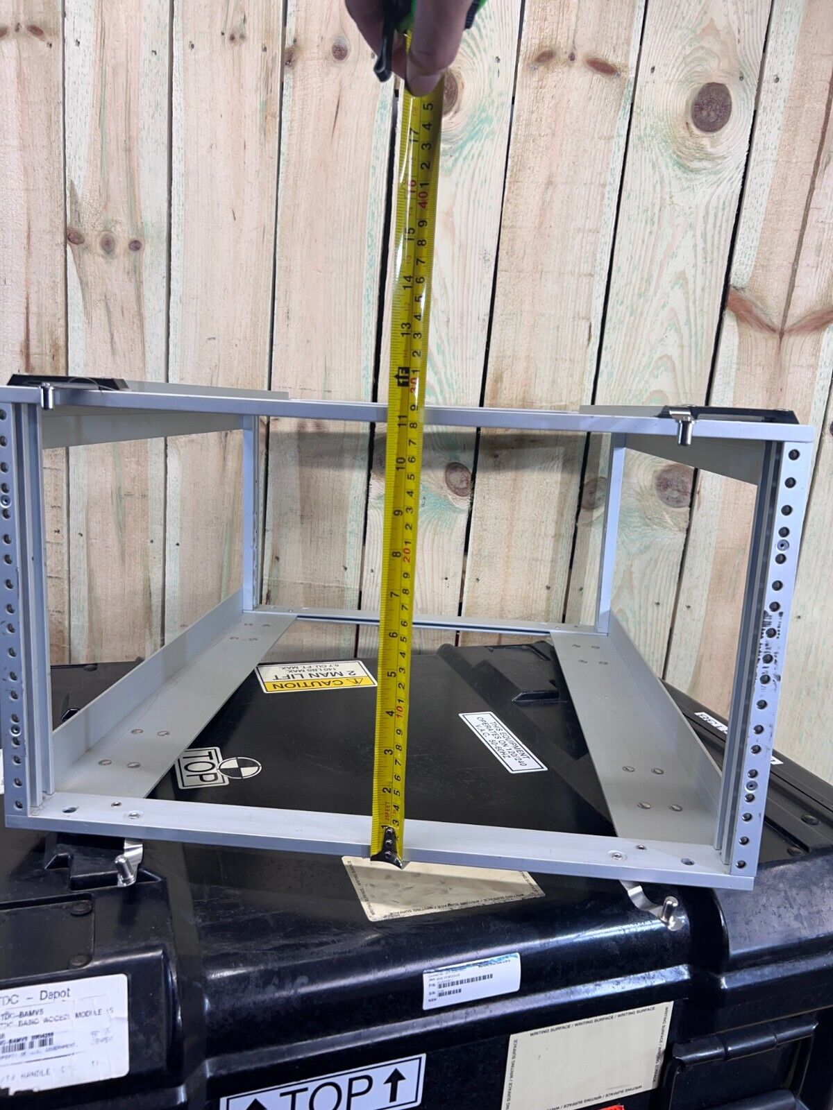 Pelican Hardigg Server Rack Rackmount 6U 19" Waterproof Storage Case W/ Rack