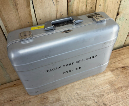 Zero Haliburton Centurion Briefcase Handheld Case Silver Metal Luggage