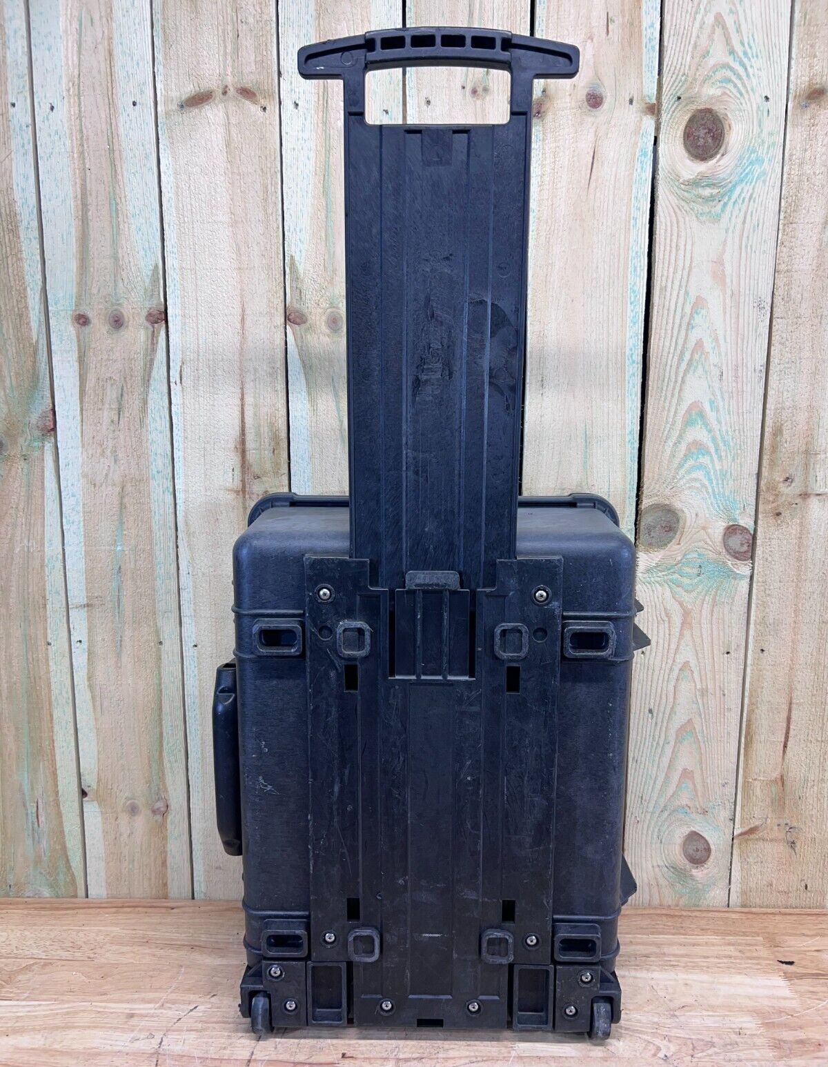 Pelican 1560 Waterproof Rolling Carry On Case Black Used Condition BC