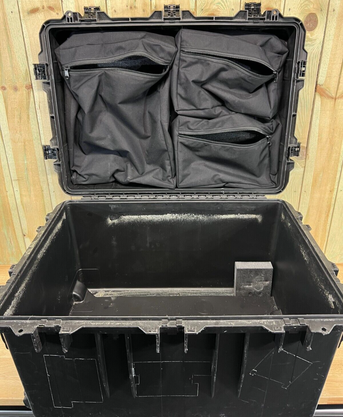 Pelican iM3075 Storm Transport Case Good Condition Grade AB Free Shipping