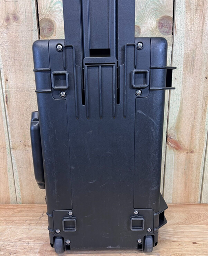 Pelican Air 1535 Rolling Carry on W/ TrekPack Foam Divider Set Black A/B