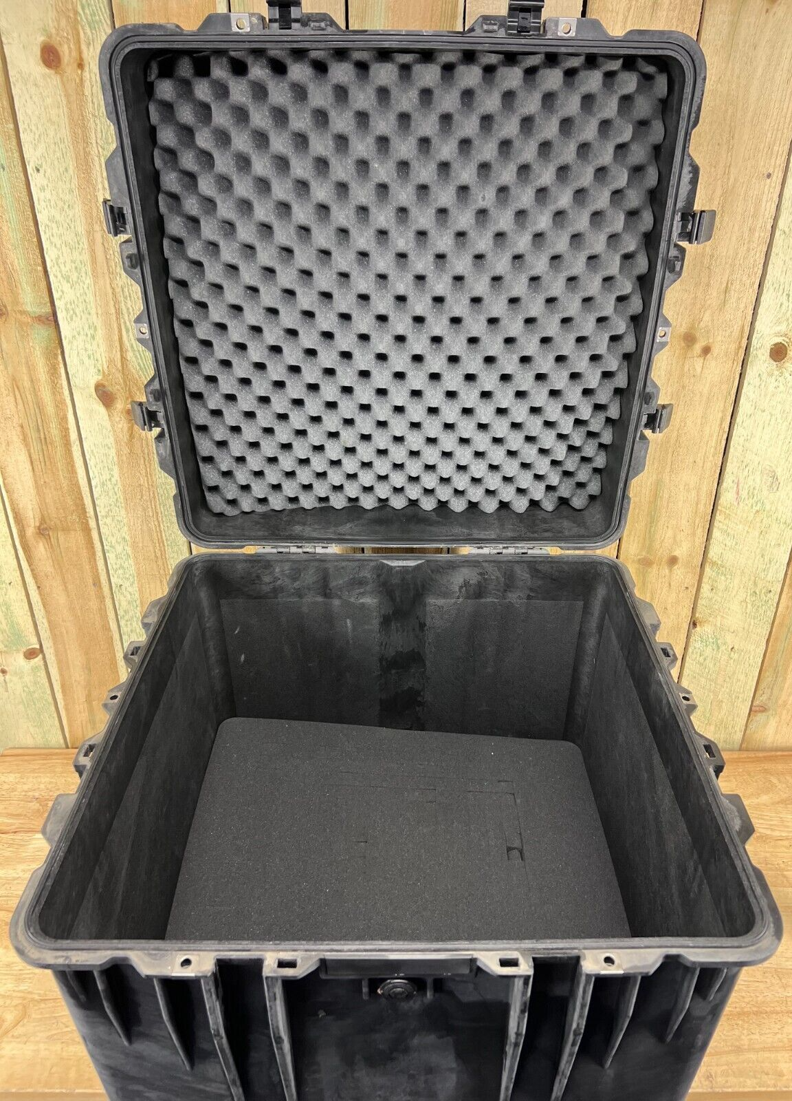 Pelican 0370 Protector Cube Transport Case Black Grade B/C Free Shipping