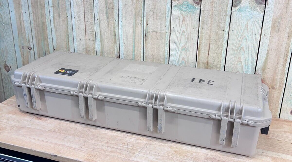 Pelican Storm IM3220 Long Rifle Case Tan Rolling Good Condition AB Free Ship