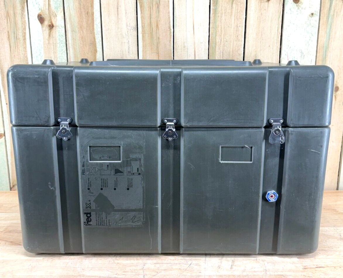 Pelican Hardigg Footlocker Green Transport Case 31
