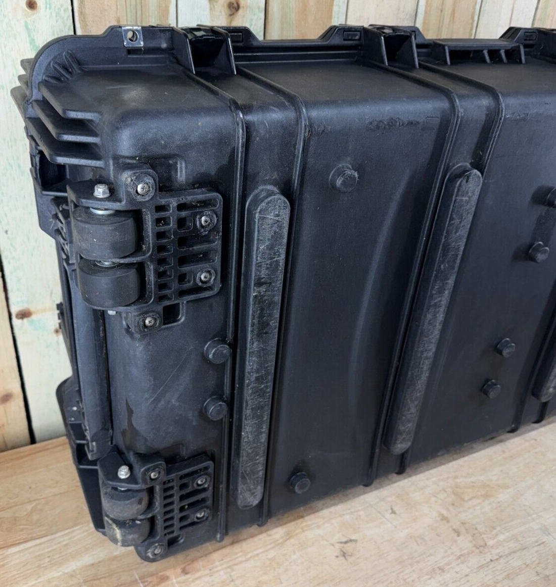 Pelican 1780 Protector Case Black Rolling Waterproof Good Condition AB
