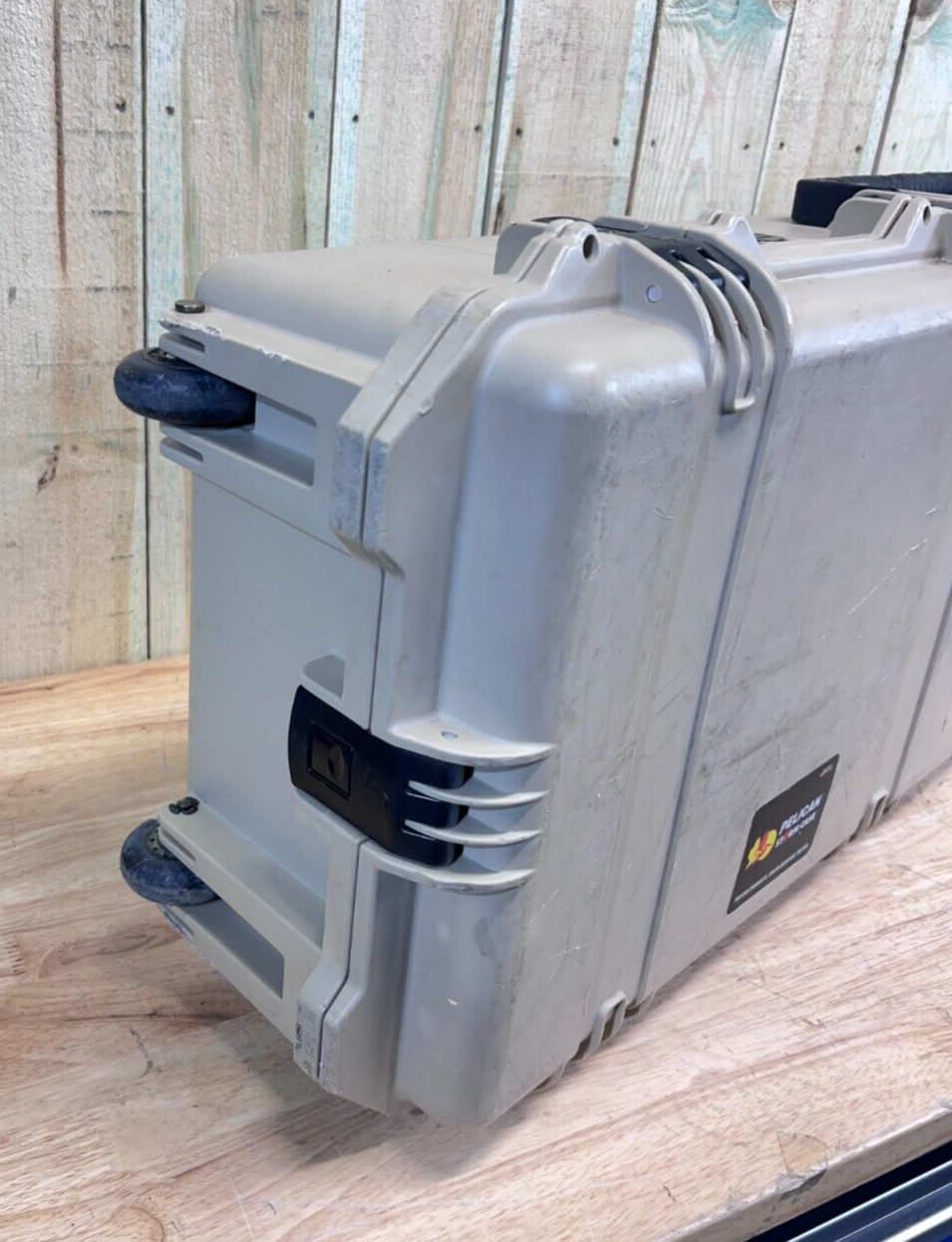 Pelican Storm IM3220 Long Rifle Case Tan Rolling Good Condition AB Free Ship