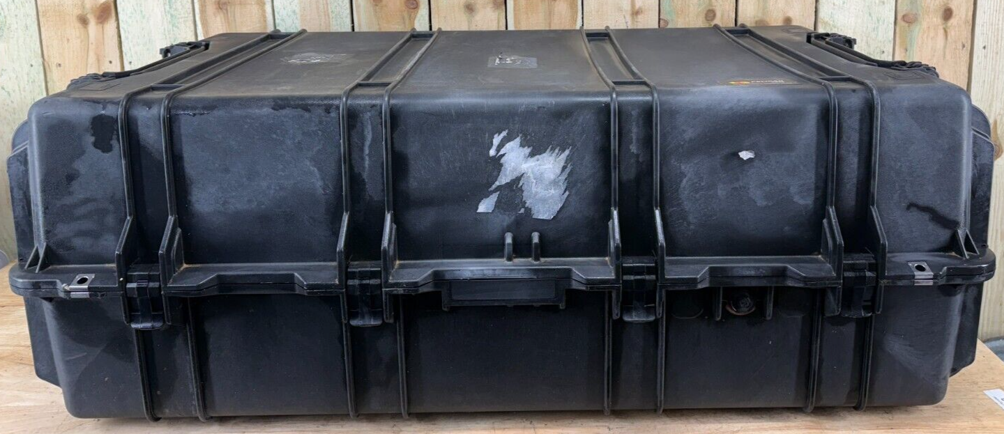 Pelican 1780 Protector Case Black Rolling Waterproof Good Condition AB