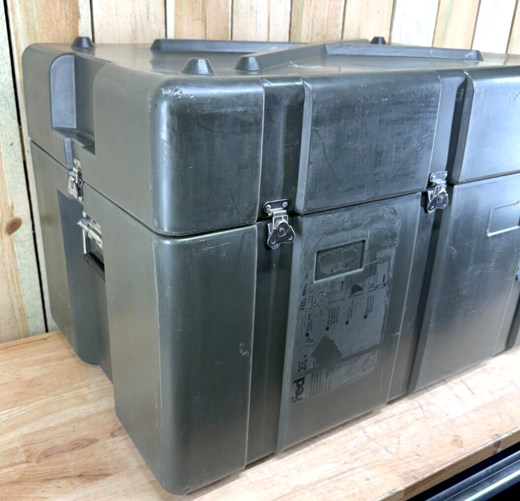 Pelican Hardigg Footlocker Green Transport Case 31