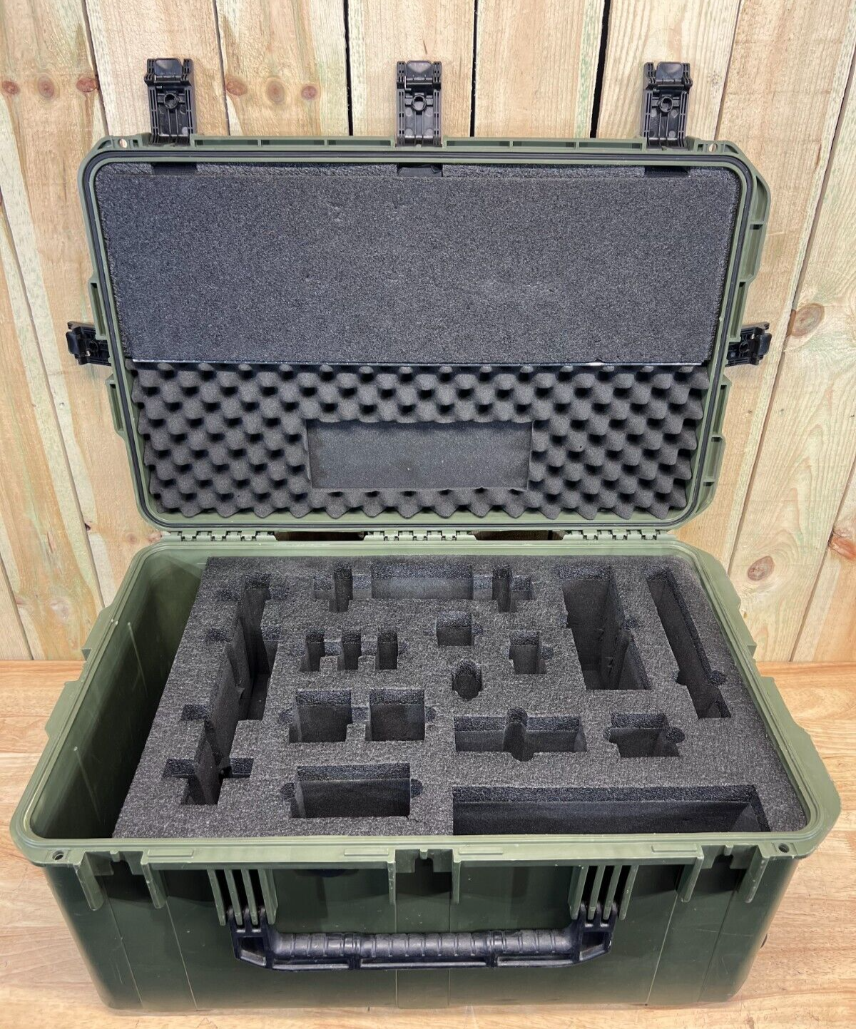 SKB 2918-14 Rolling Waterproof Storage Case Green Good Condition AB Free Ship