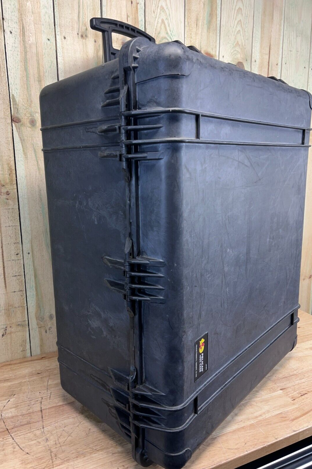 Pelican 1690 Protector Large Waterproof Transport Storage Case Rolling