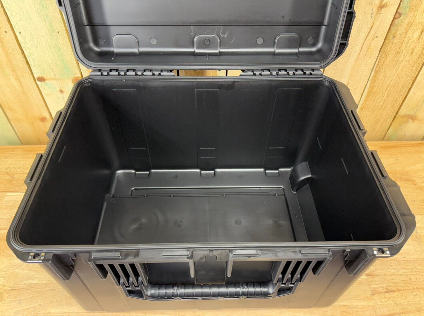 SKB iSeries 2317-14 iSeries Waterproof Storage Case Brand New Rolling Music Case