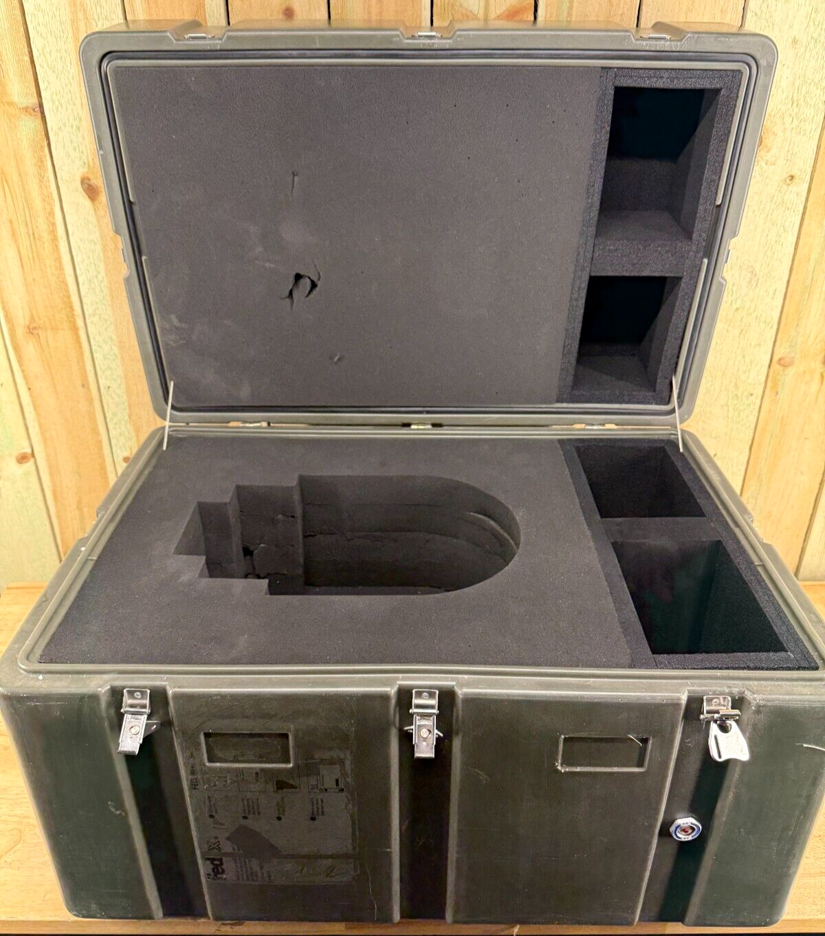 Pelican Hardigg Footlocker Green Transport Case 31