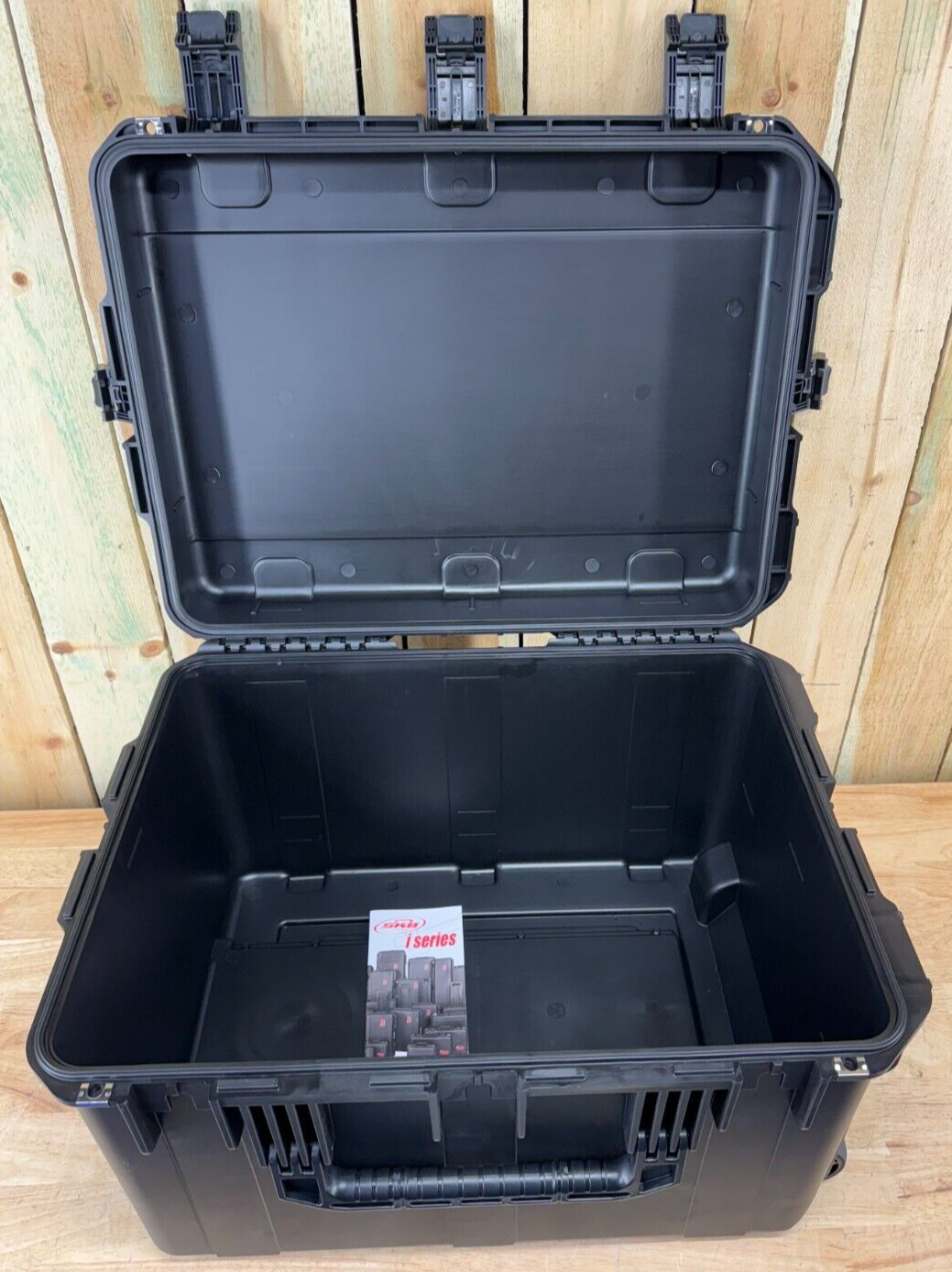 SKB iSeries 2317-14 iSeries Waterproof Storage Case Brand New Rolling Music Case