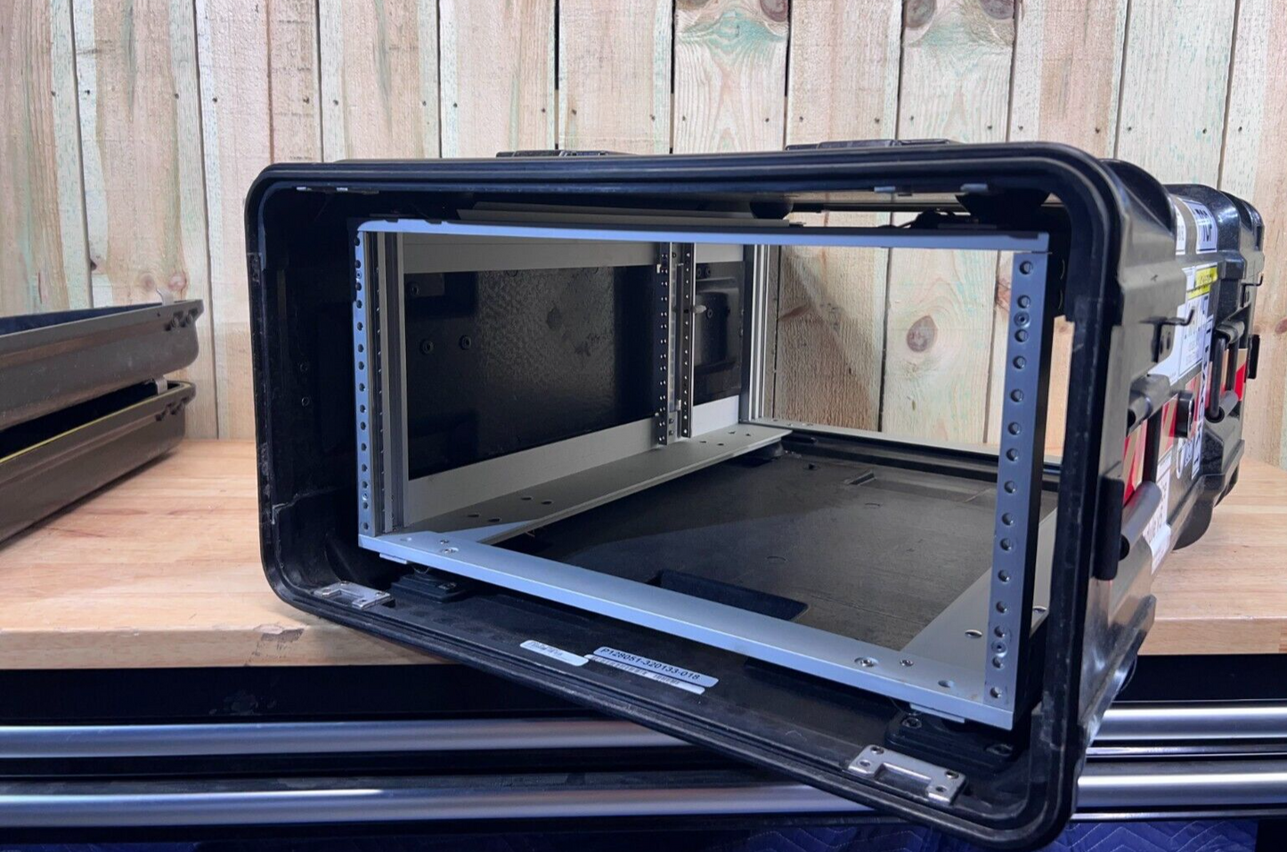 Pelican Hardigg Server Rack Rackmount 5U 19" Waterproof Storage Case W/ Rack