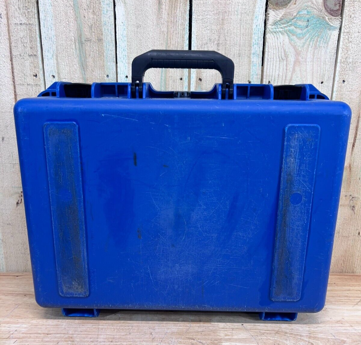 Pelican iM2600 Storm Case Blue Waterproof Handheld Great Condition AB Free Ship