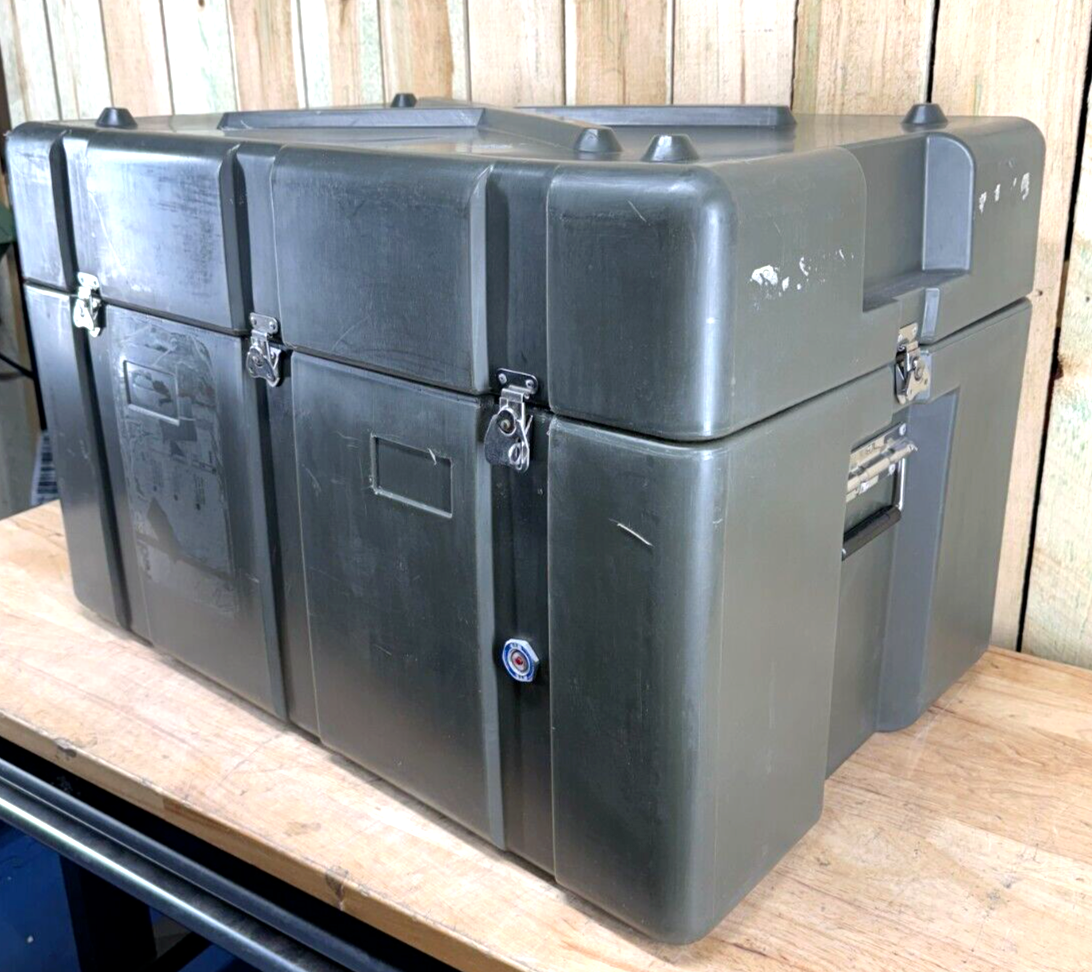 Pelican Hardigg Footlocker Green Transport Case 31