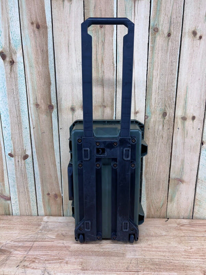 Pelican IM2500 Storm Case Waterproof  Carry On (1510) Green Good Condition AB