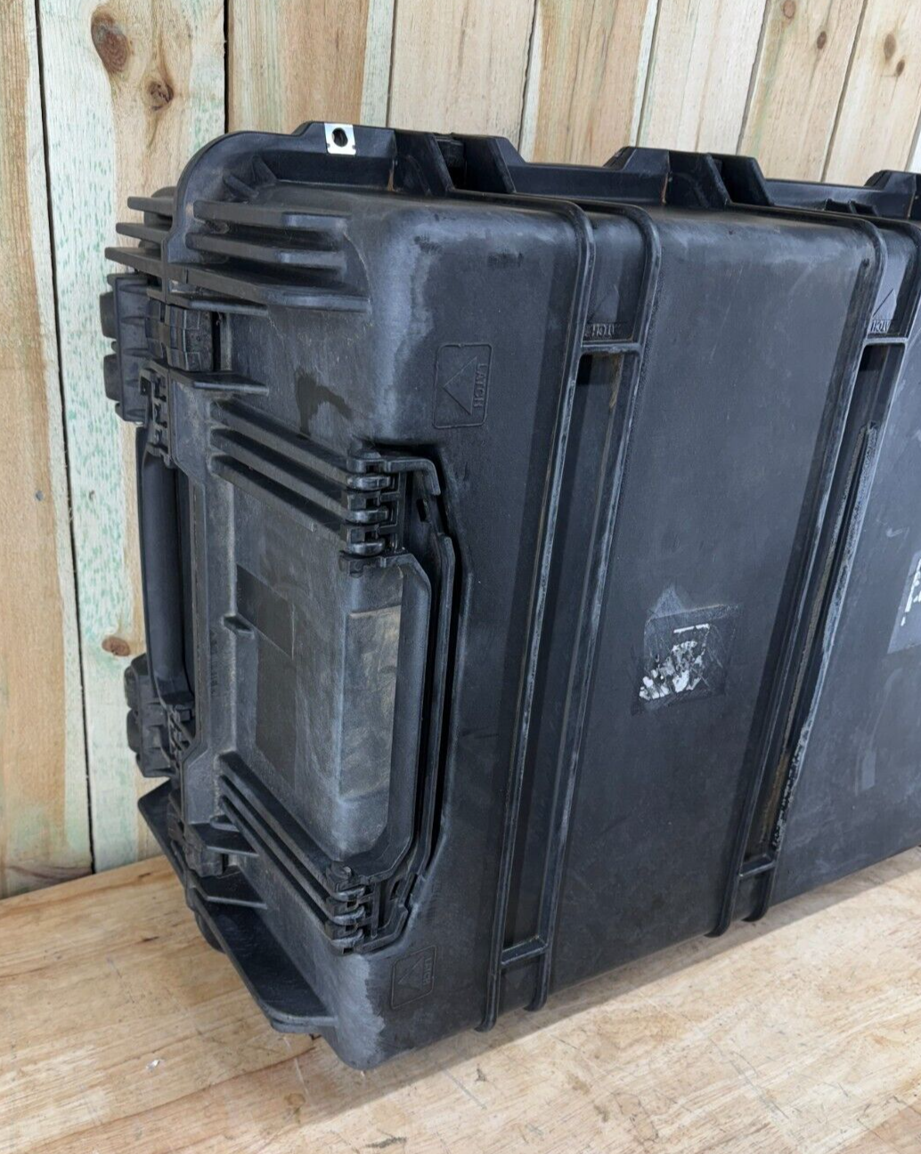 Pelican 1780 Protector Case Black Rolling Waterproof Good Condition AB