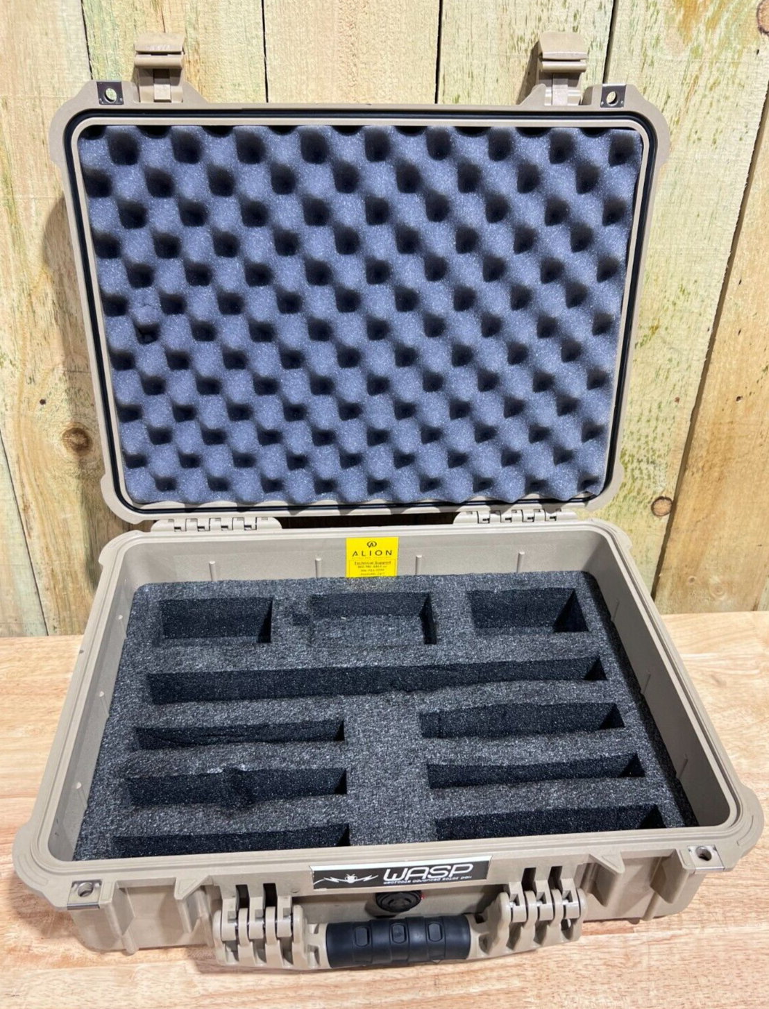 Pelican 1520 Tan Hard Protector Case Good Condition A/B Waterproof Free Shipping