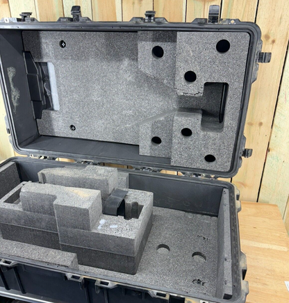 Pelican 1780 Protector Case Black Rolling Waterproof Good Condition AB