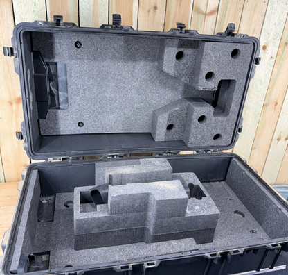 Pelican 1780 Protector Case Black Rolling Waterproof Good Condition AB