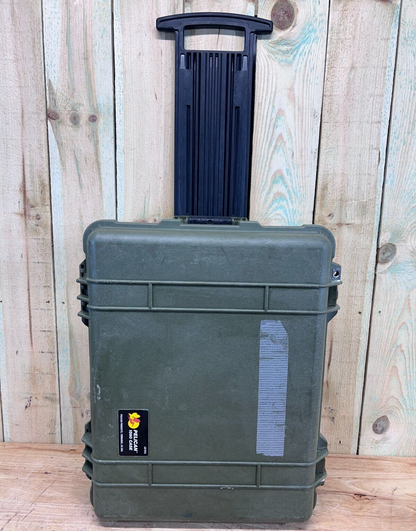 Pelican 1560 Waterproof Rolling Carry On Case Green Good Condition AB