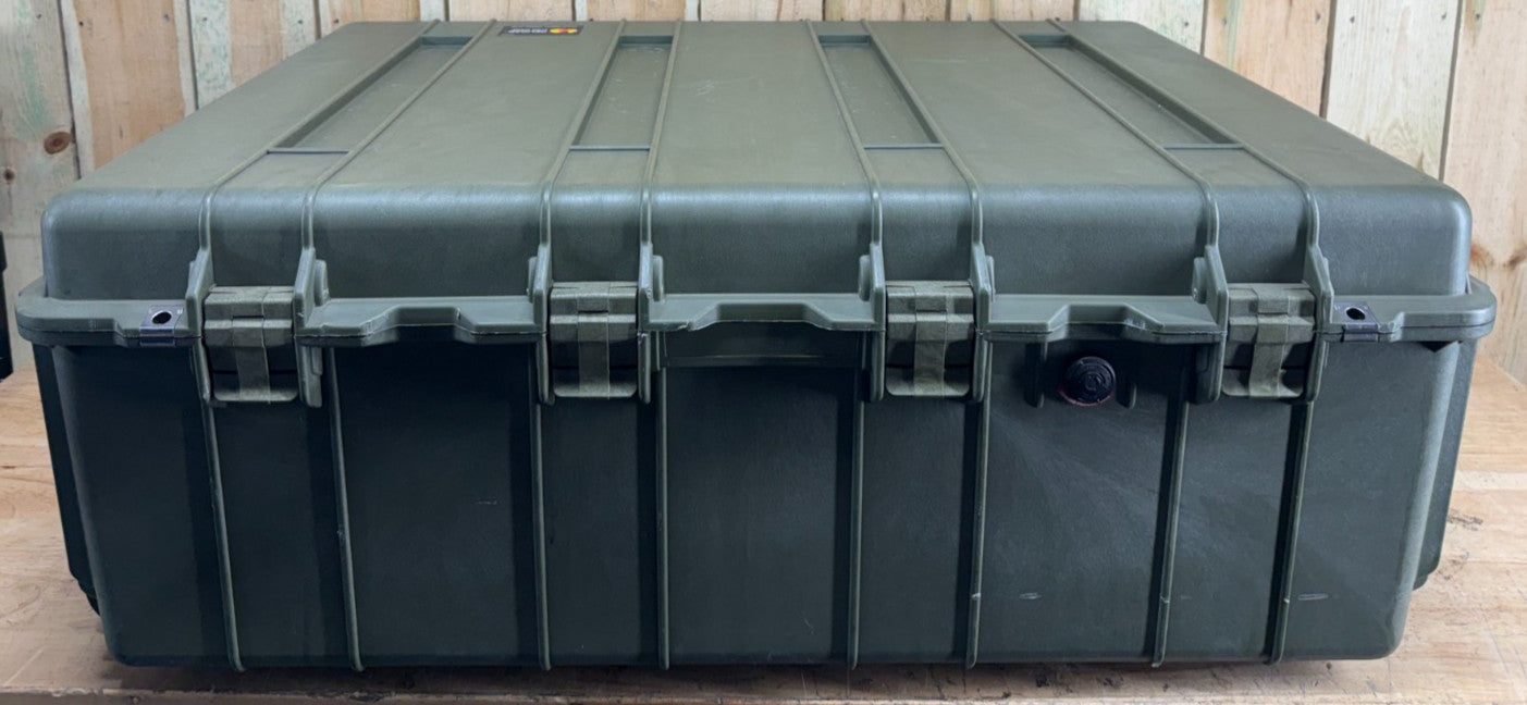 Pelican 1730 Protector Case Green Rolling Waterproof Good Condition AB Free Ship