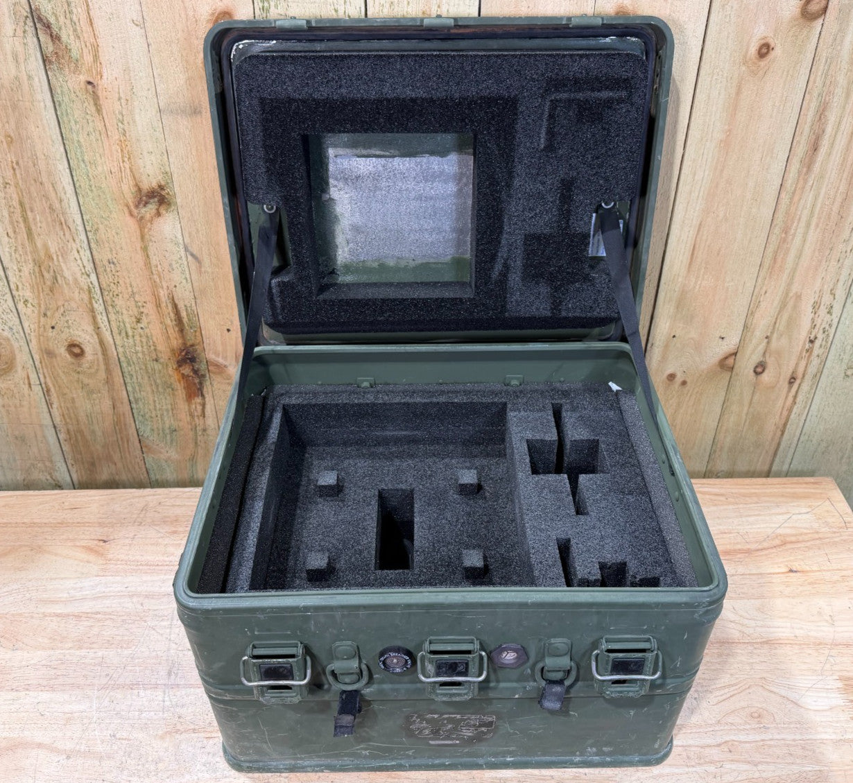 Zarges Metal K470 22.5x18x13.5" Military Surplus Storage Case Green