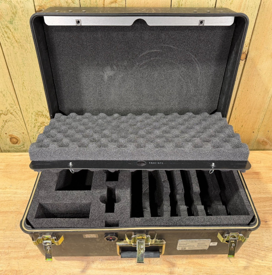 ECS 24x16x14.5 Rolling Waterproof Footlocker With Handle Case Storage