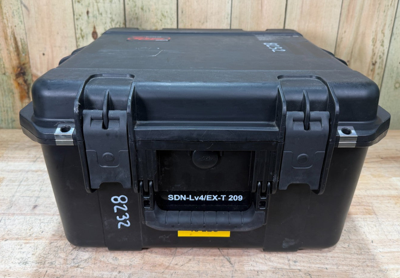 SKB 1717-10 iSeries Waterproof Rolling Case Black Good Condition A/B